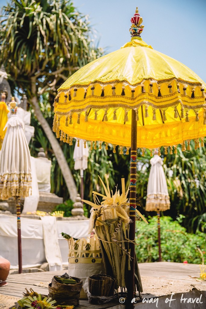 Pura Lempuyang parapluie jaune Tirtagangga water palace visit bali indonesia 36
