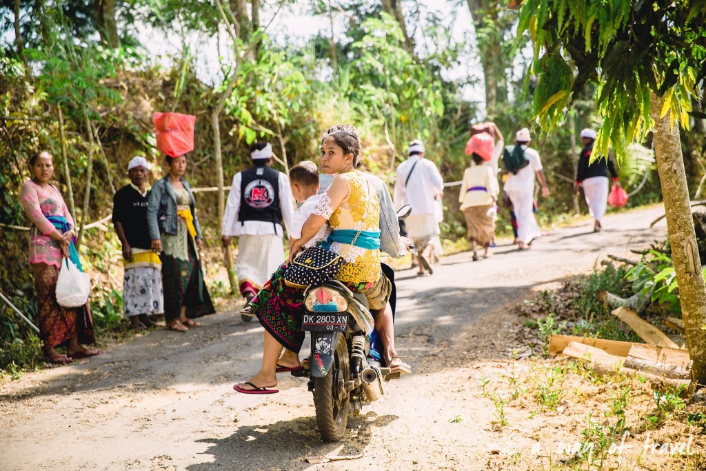 Pura Lempuyang scooter Tirtagangga water palace visit bali indonesia 42
